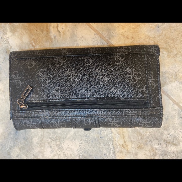 Guess Women’s Wallet - Picture 3 of 3